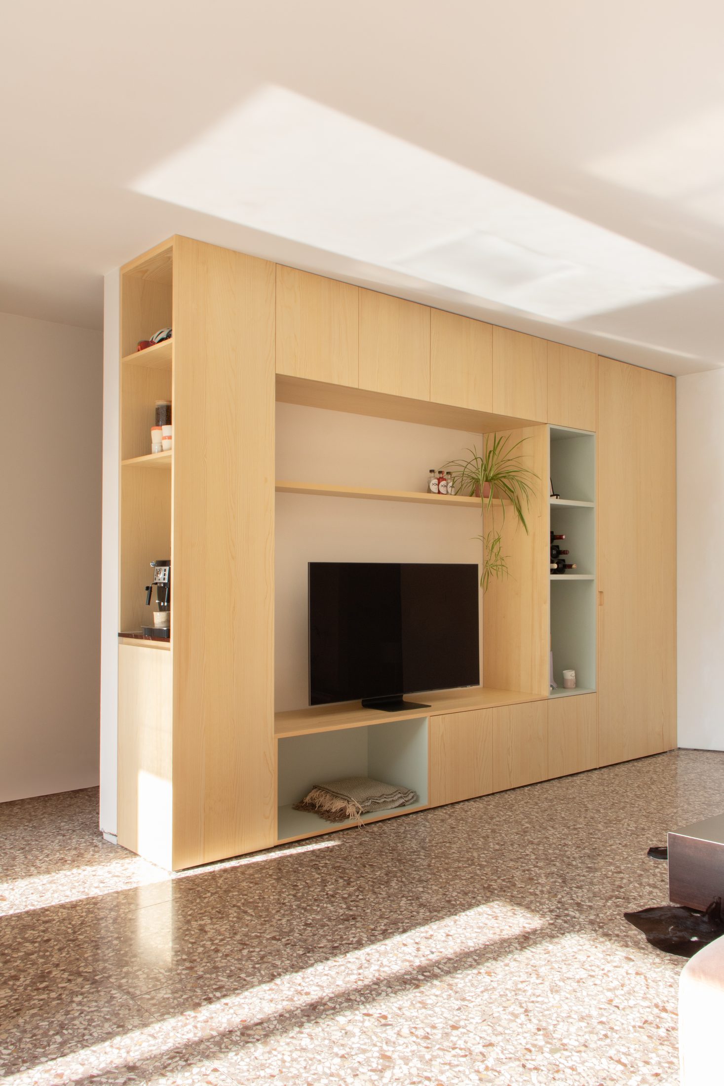 Keuken met eiland & multifunctioneel tv-meubel