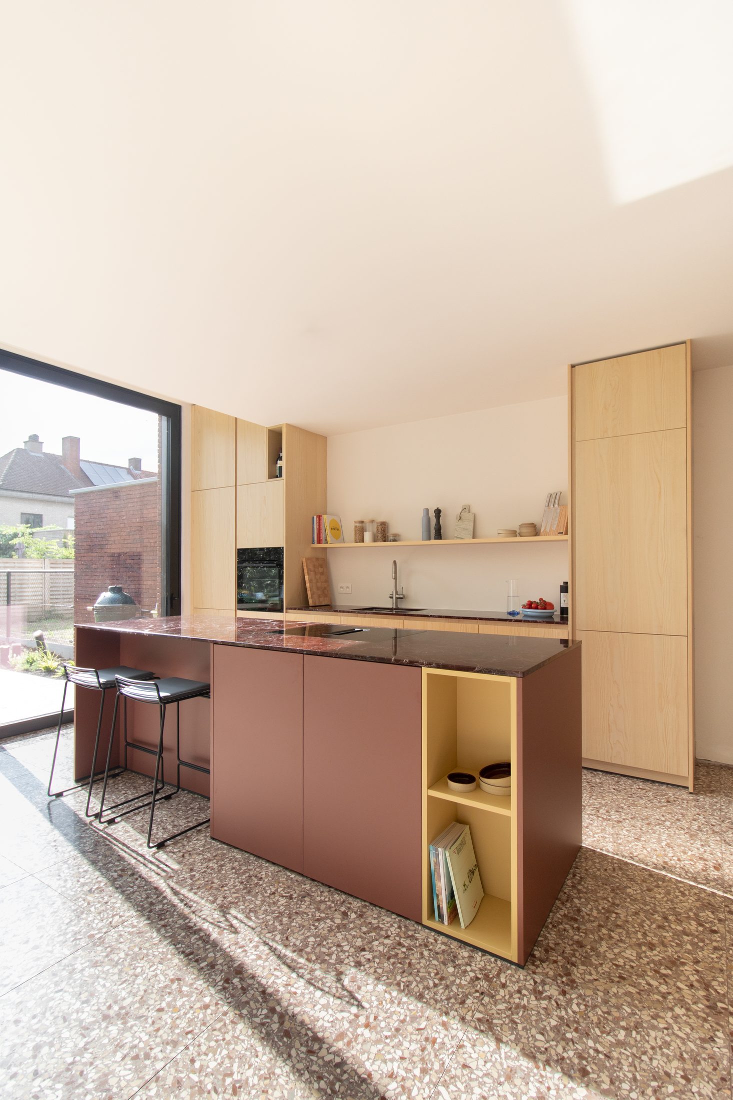 Keuken met eiland & multifunctioneel tv-meubel